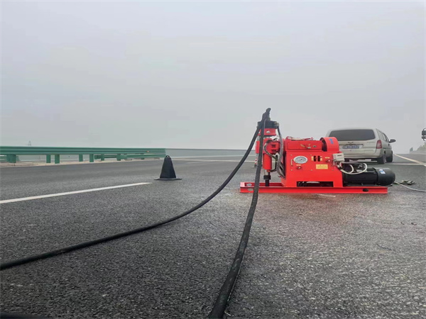 柳南马路路基路面开裂下沉注浆加固灌浆